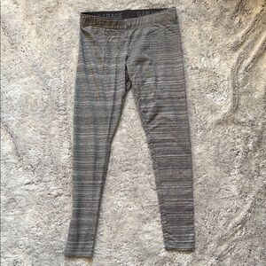 Garage Women’s Gray Striped Leggings!